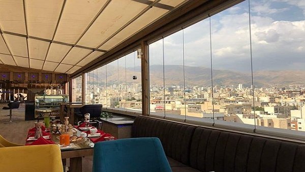 اجرای روف گاردن تهران - کافه رویال میراژ تهران- بهترين رستوران های روف گاردن تهران