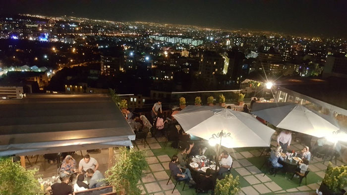 اجرای روف گاردن در تهران - امیر شکلات دارآباد تهران- بهترين رستوران های روف گاردن تهران